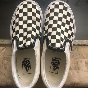 Boys Vans black and white checkered off the wall